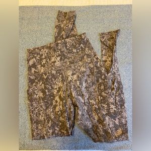 LuluLemon Align Hi Rise Pant with Pockets 28”. Size 4. Rock Multi Color.